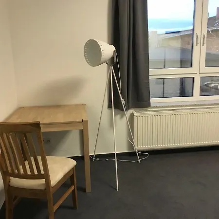 Am Bahnhof Apartment *